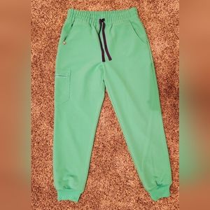 Figs Zamora Jogger Scrub Pants Surgical Green *ALTERED Petite